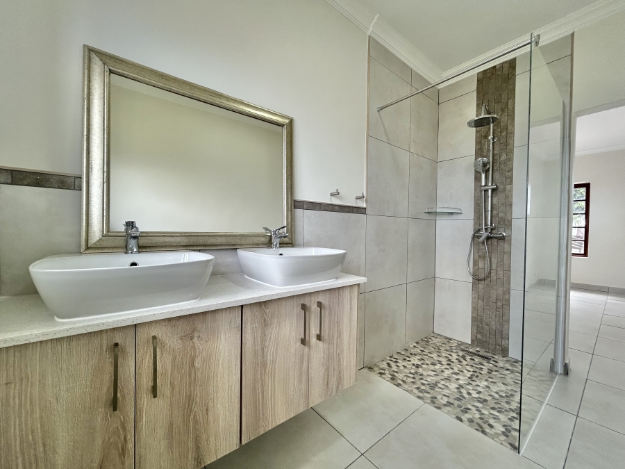 3 Bedroom Property for Sale in Wavecrest Eastern Cape